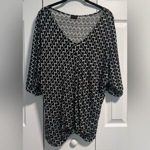 Women's Shiela Rose Zig Zag Pattern Short Sleeved Top